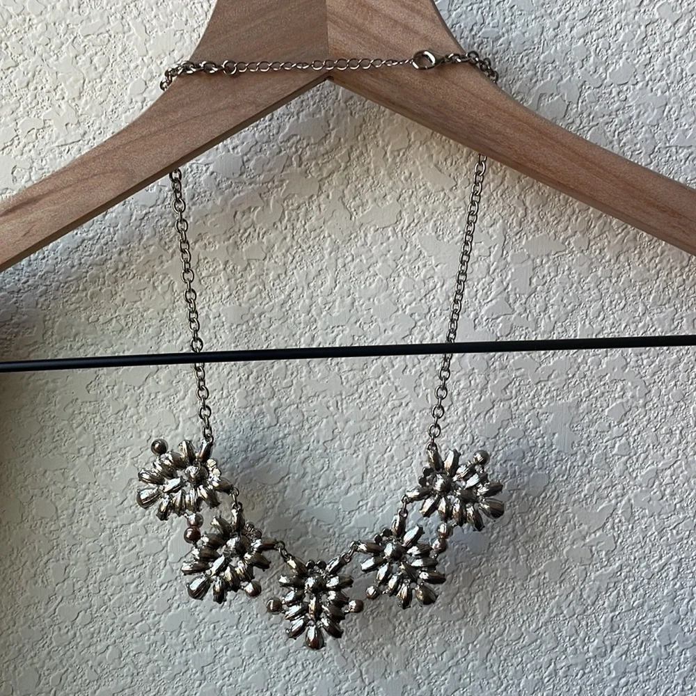 Clear Statement Necklace - Picture 4 of 6
